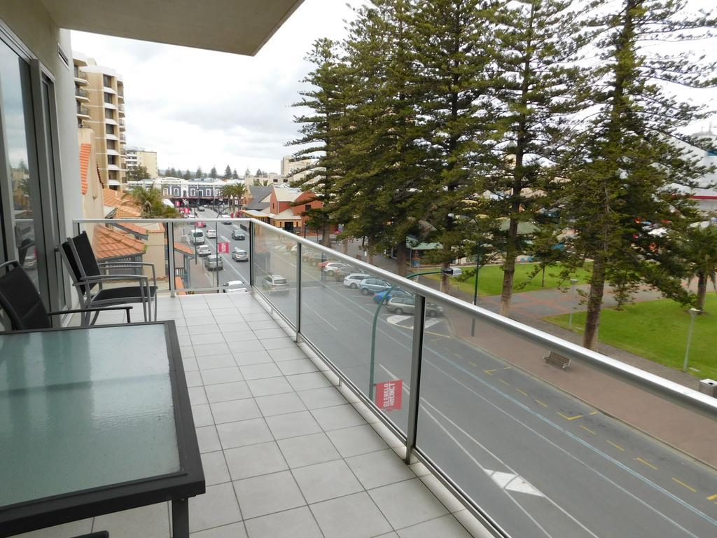 Glenelg Beachside Apartments Adelaide Exterior photo