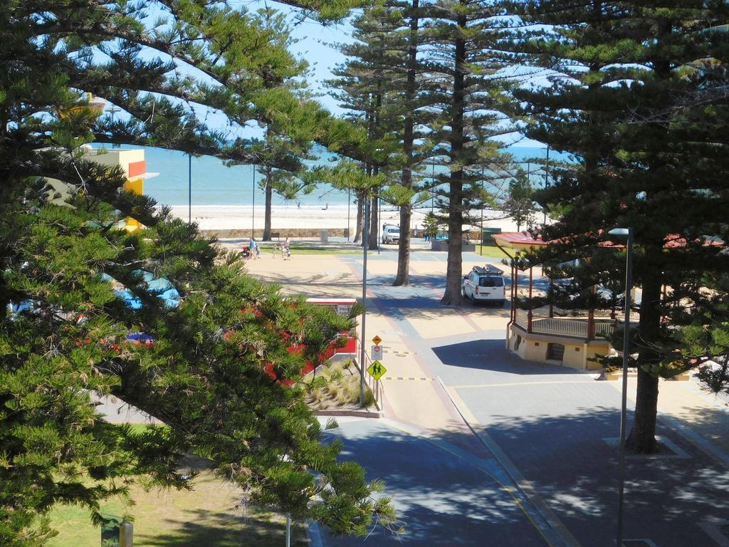 Glenelg Beachside Apartments Adelaide Exterior photo