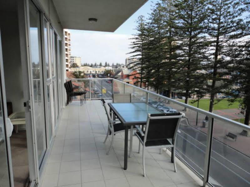 Glenelg Beachside Apartments Adelaide Exterior photo