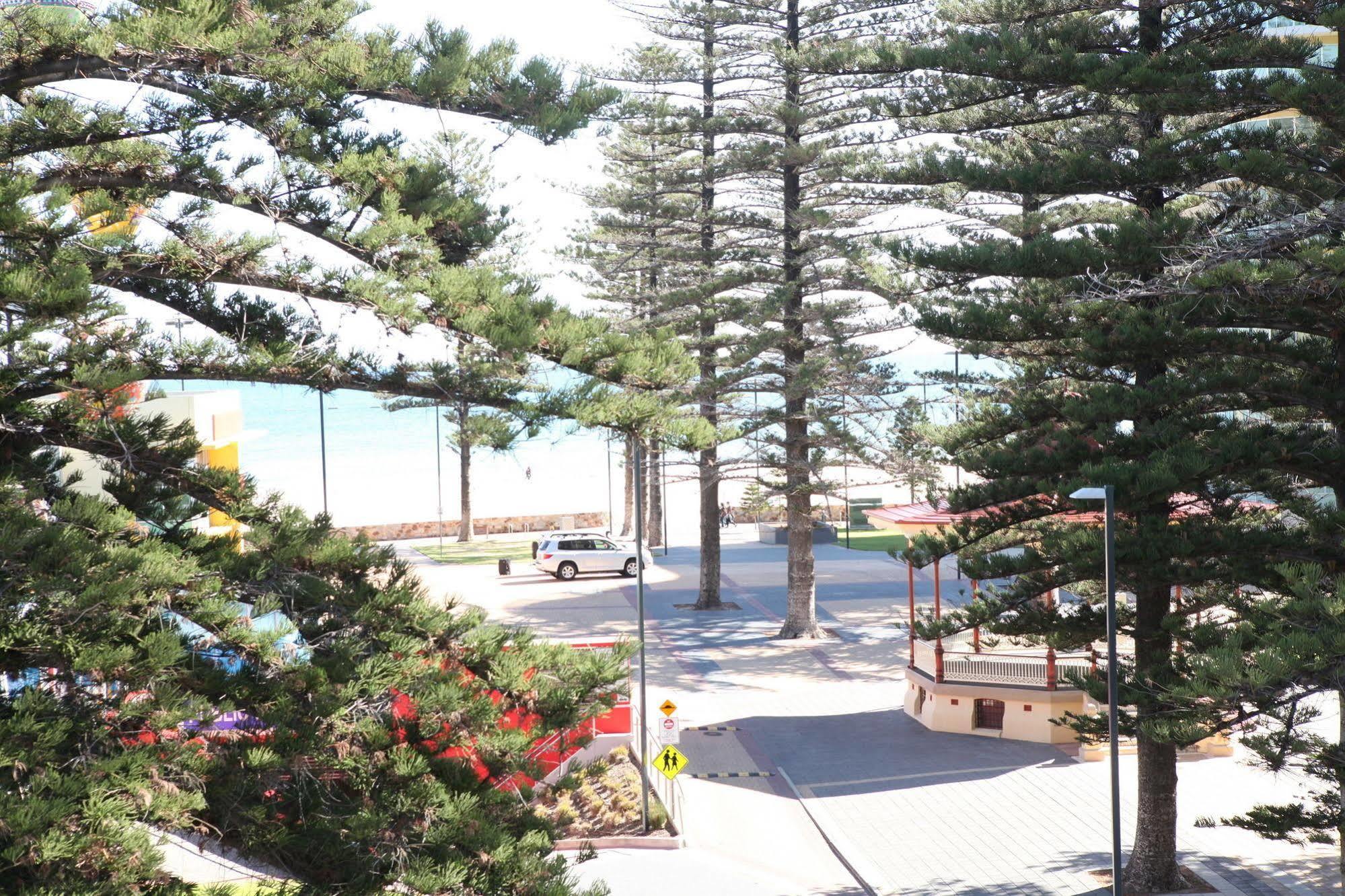 Glenelg Beachside Apartments Adelaide Exterior photo